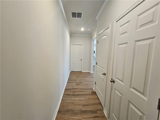 Foto del edificio - 27 Berryville Dr