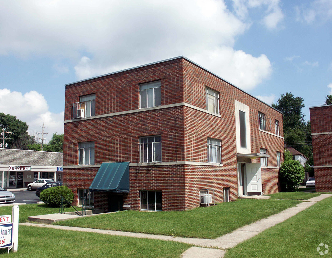 Foto principal - 2394-2408 E Main St