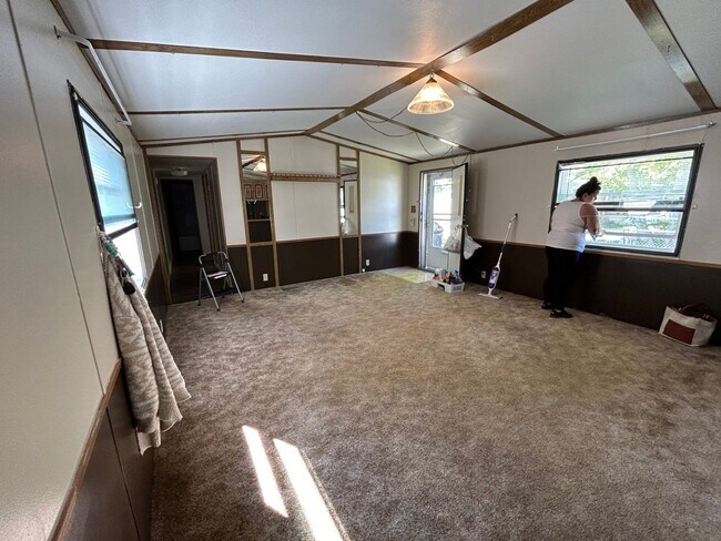 Foto del edificio - 3 Bed 2 Bath Mobile Home W/ Many Amenities...