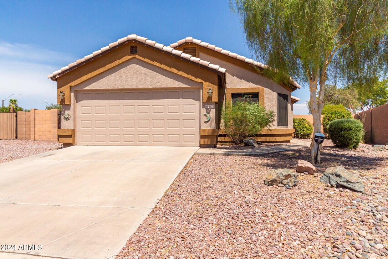 Primary Photo - 917 S Del Rancho