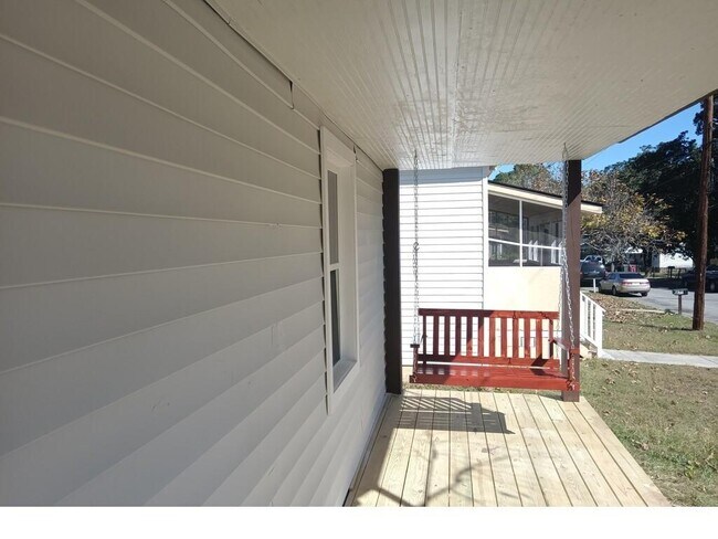 Building Photo - 1195 Lawton Dr