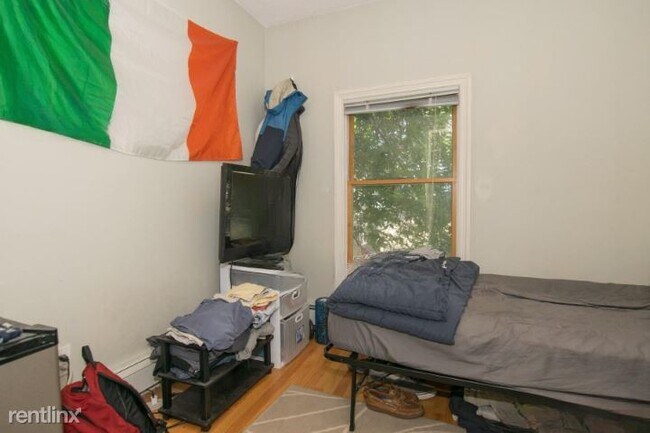 Foto del edificio - 3 br, 2 bath Duplex - 48 Shannon St 2