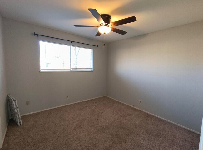 Building Photo - Cute 3 bedroom 2 bath Home AVAILABLE SOON!