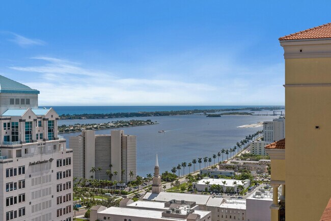 Foto del edificio - 701 S Olive Ave