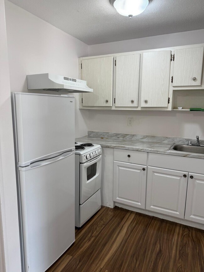 Building Photo - 126 Cleveland St