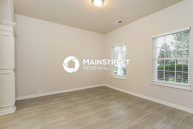 Foto del edificio - 4 Bedroom Pet-Friendly Home in WINSTON SALEM, NC with Main Street Renewal