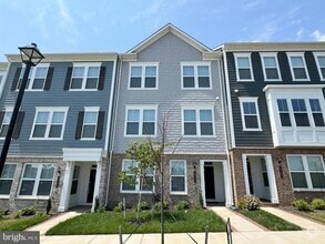Building Photo - 1745 Riverbluff Ave