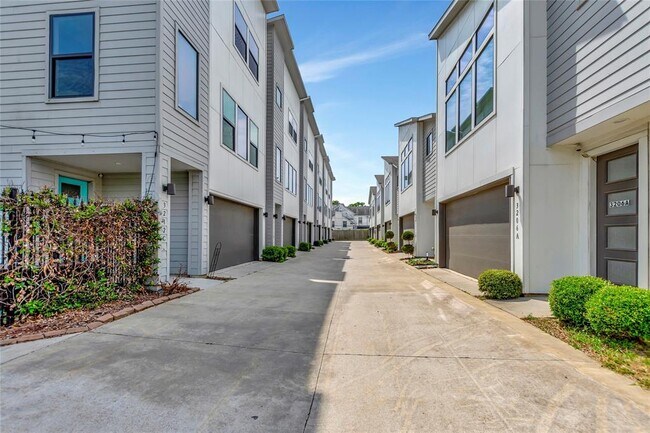 Foto del edificio - 3210 N MacGregor Way