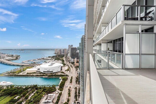 Foto del edificio - 1100 Biscayne Blvd