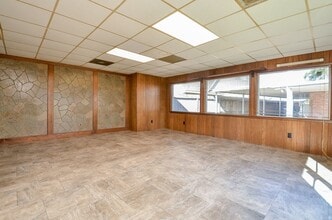 Building Photo - 9215 Sharpcrest St