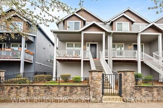 Building Photo - 3121 NE 15th Ave