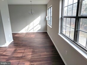 Building Photo - 406B Willow Turn