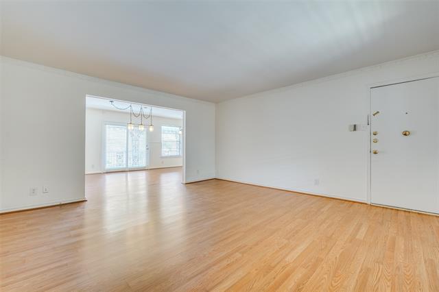 Foto del edificio - 8602 Baltimore Dr