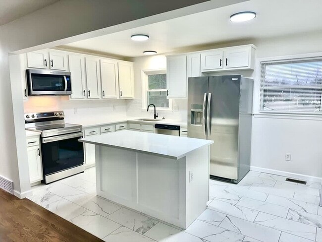 Photo - 345 Harvard Dr House