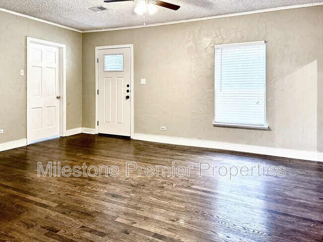 Foto del edificio - 1430 W Shepherd St