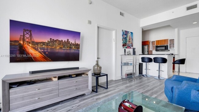 Foto del edificio - 18800 NE 29th Ave