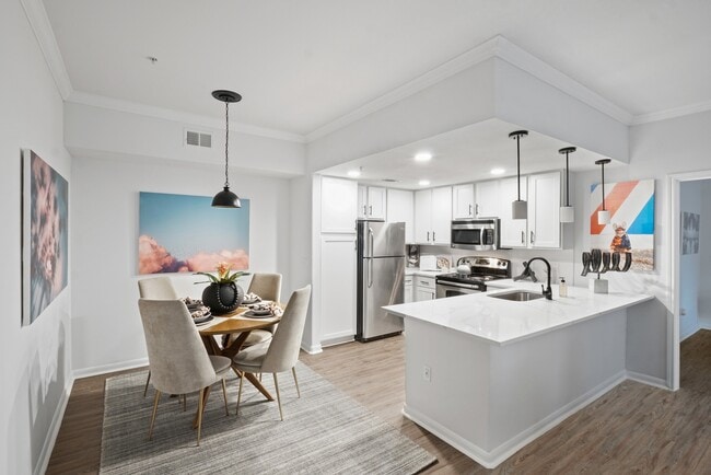 Kitchen and Dining - City Park in the Heights