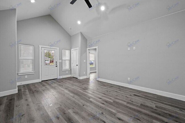 Building Photo - 1013 E Epstein St