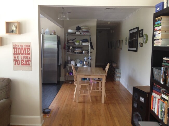 Foto del edificio - 2171 College St