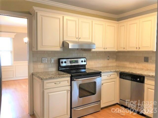 Building Photo - 10755 Colony Woods Dr