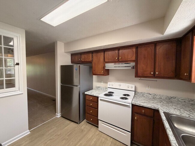 Building Photo - 406A Hazelwood Dr