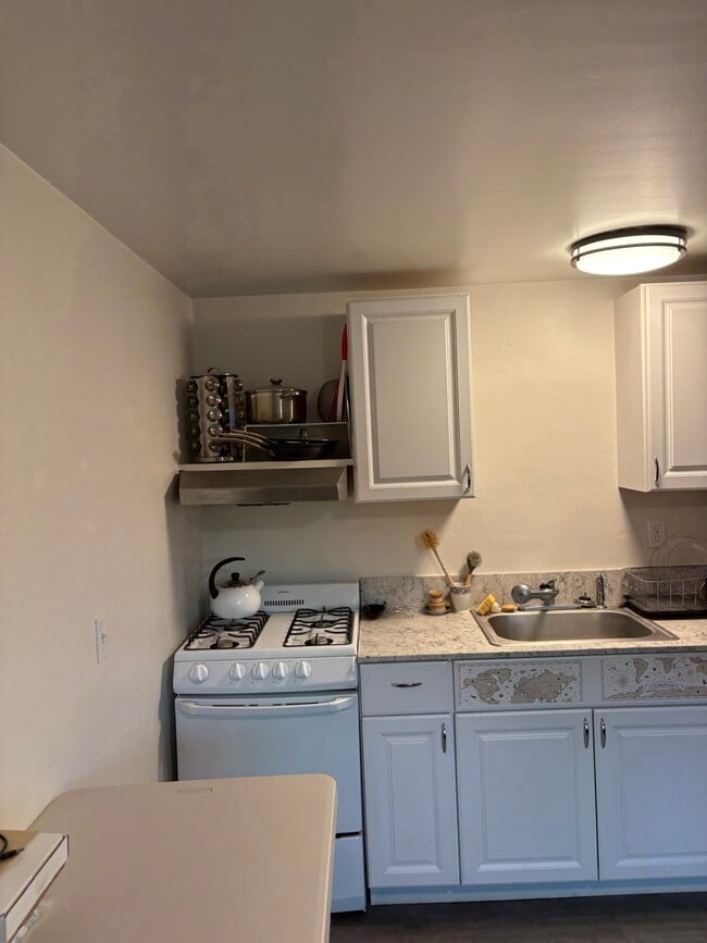 Building Photo - 955 Aspen St