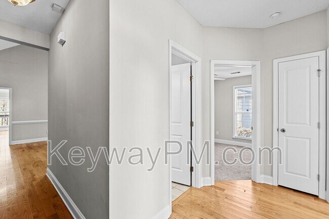 Foto del edificio - 808 Tyler Woods Dr