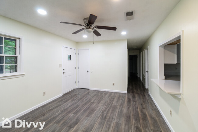 Building Photo - 2979 Tiller Trail SW