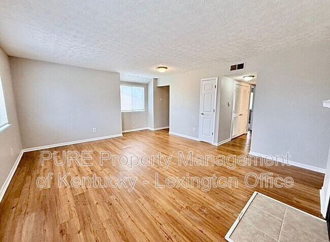 Foto del edificio - 3772 Camelot Dr