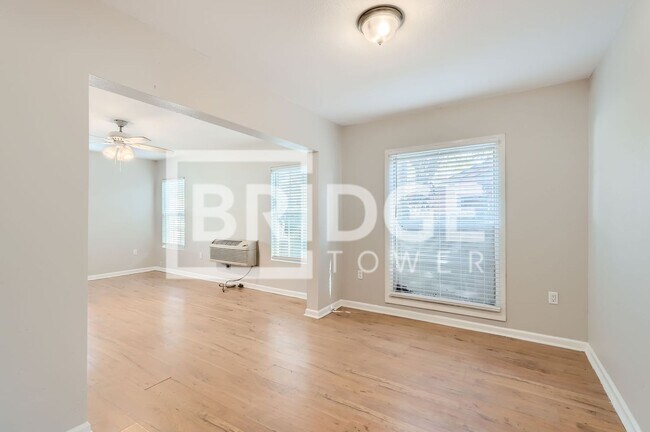 Foto del edificio - 224 E Boyd St