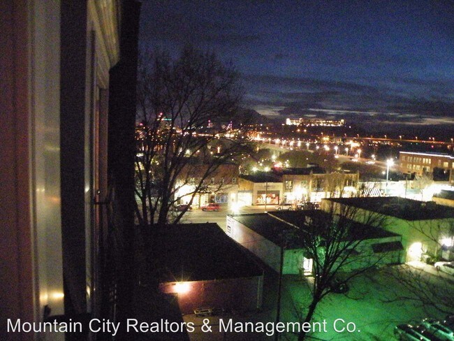 Building Photo - 109 Forest Ave