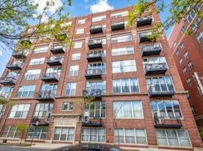 Building Photo - 1500 W Monroe St