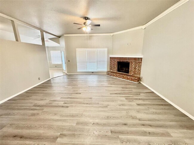 Foto del edificio - 11425 Wallace Ave