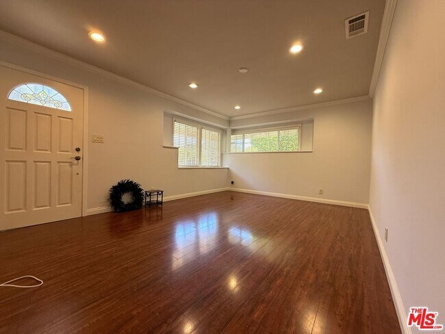 Building Photo - 6024 Coldwater Canyon Ave