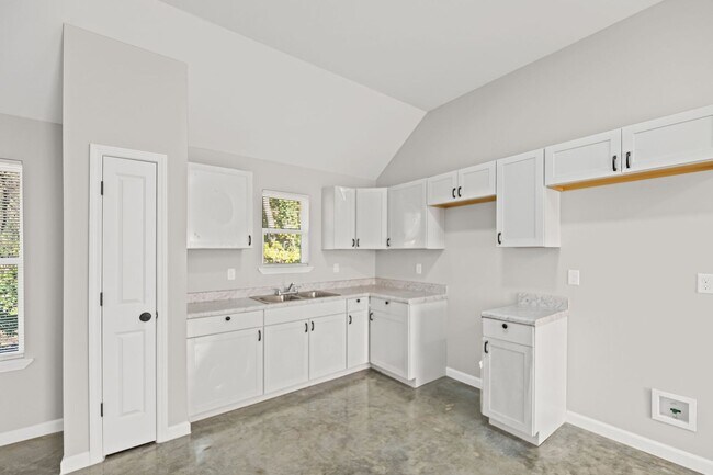 Building Photo - New Rental Opportunity in Memphis!