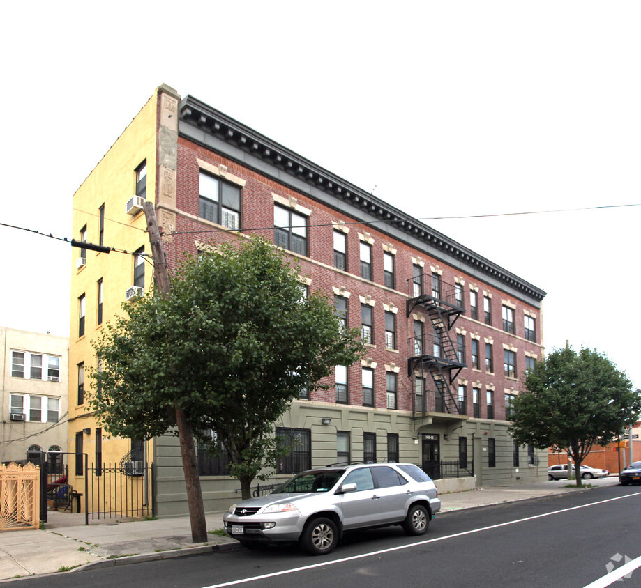 Foto principal - 1460-1466 St Marks Ave