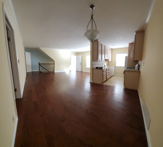 Foto del edificio - 4428 Moorpark Townhome