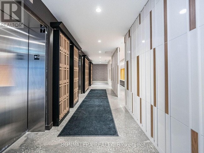 Building Photo - 498-2498 Caldari Rd
