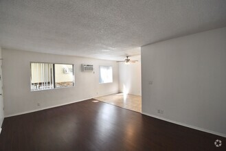 Building Photo - 10745 Hortense St