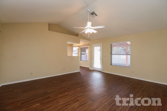 Foto del edificio - 7743 W Dreyfus Dr