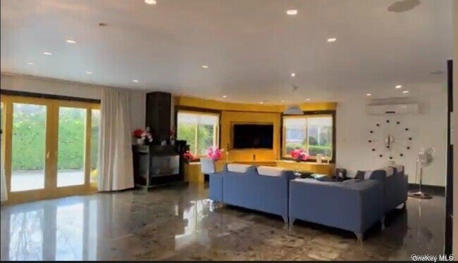 Foto del edificio - 215-40 27th Ave