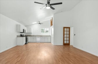 Building Photo - 107 S Aviation Blvd