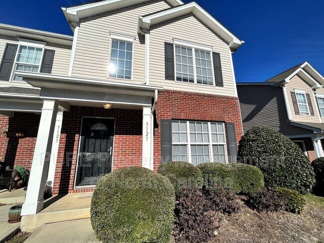 Foto del edificio - 3127 Golden Dale Ln