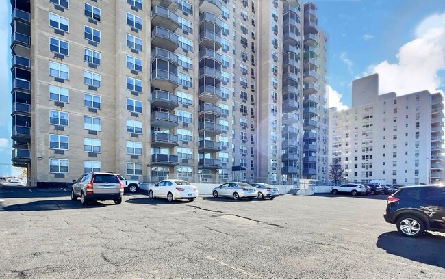 Building Photo - 50 Glenbrook Rd