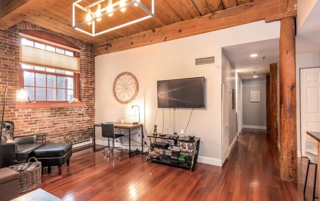 Building Photo - 335 Cypress St