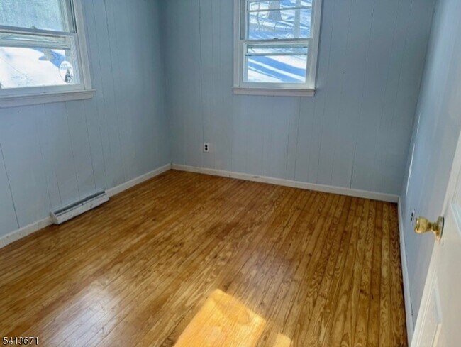 Building Photo - 56 Appleseed Rd