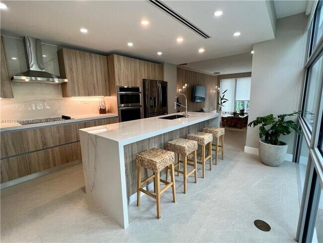 1509 NE 4th Pl photo'