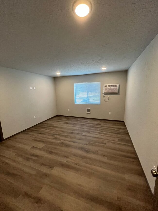 Building Photo - 1312-1314 E Farwell Rd Building Photo - 1312-1314 E Farwell Rd