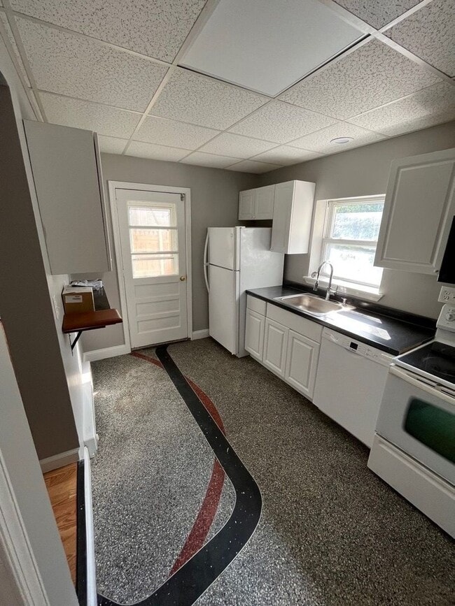 Foto del edificio - 2 BR Home Available in Allentown, PA