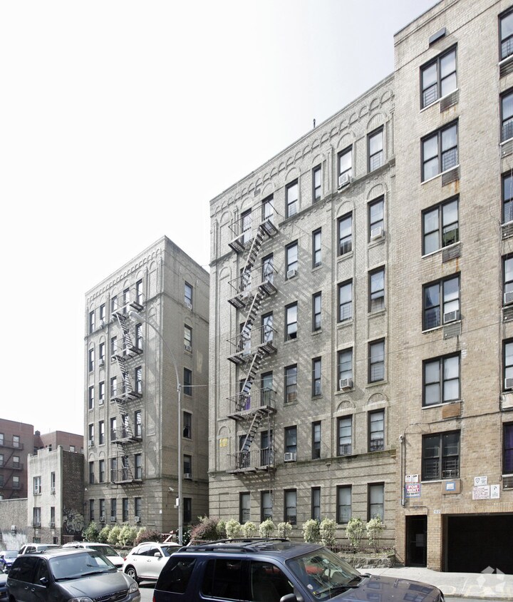 Foto principal - 226 E 203rd St